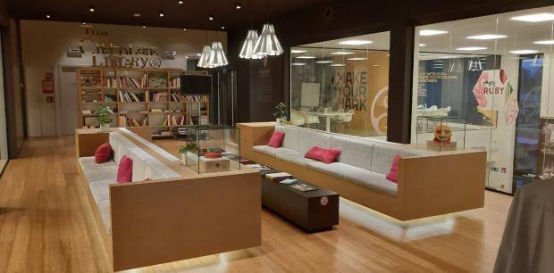 Chocolate Academy™ Belgium, Wieze, Library